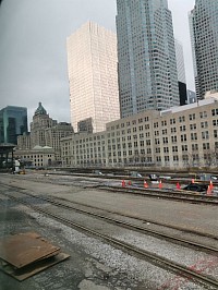 Der Zug rollt in den Bahnhof von Toronto ein